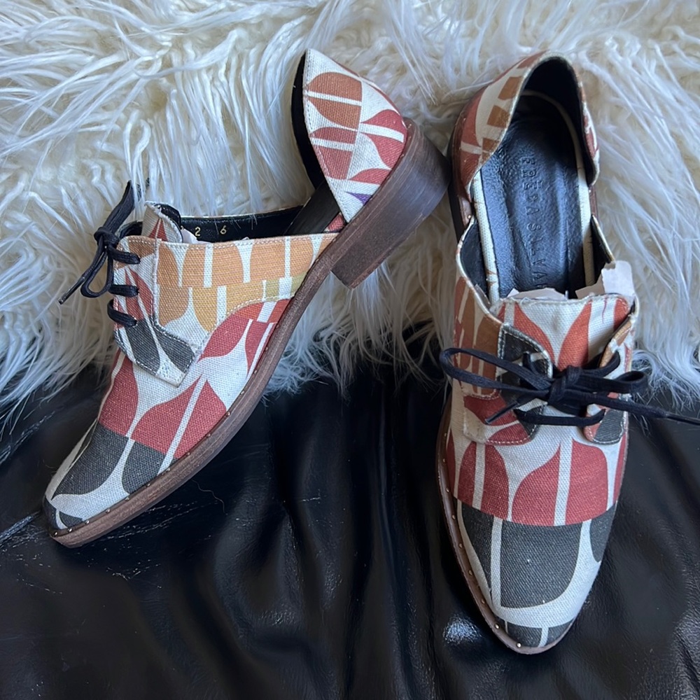 Freda Salvador WIT D'orsay Oxford Printed Canvas